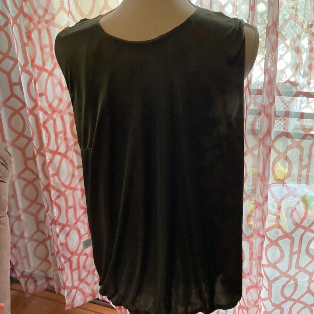 Womenโs Liz Claiborne Collection Sleeveless Blouse XL NWT Tuscan Olive M #50 - Picture 8 of 17